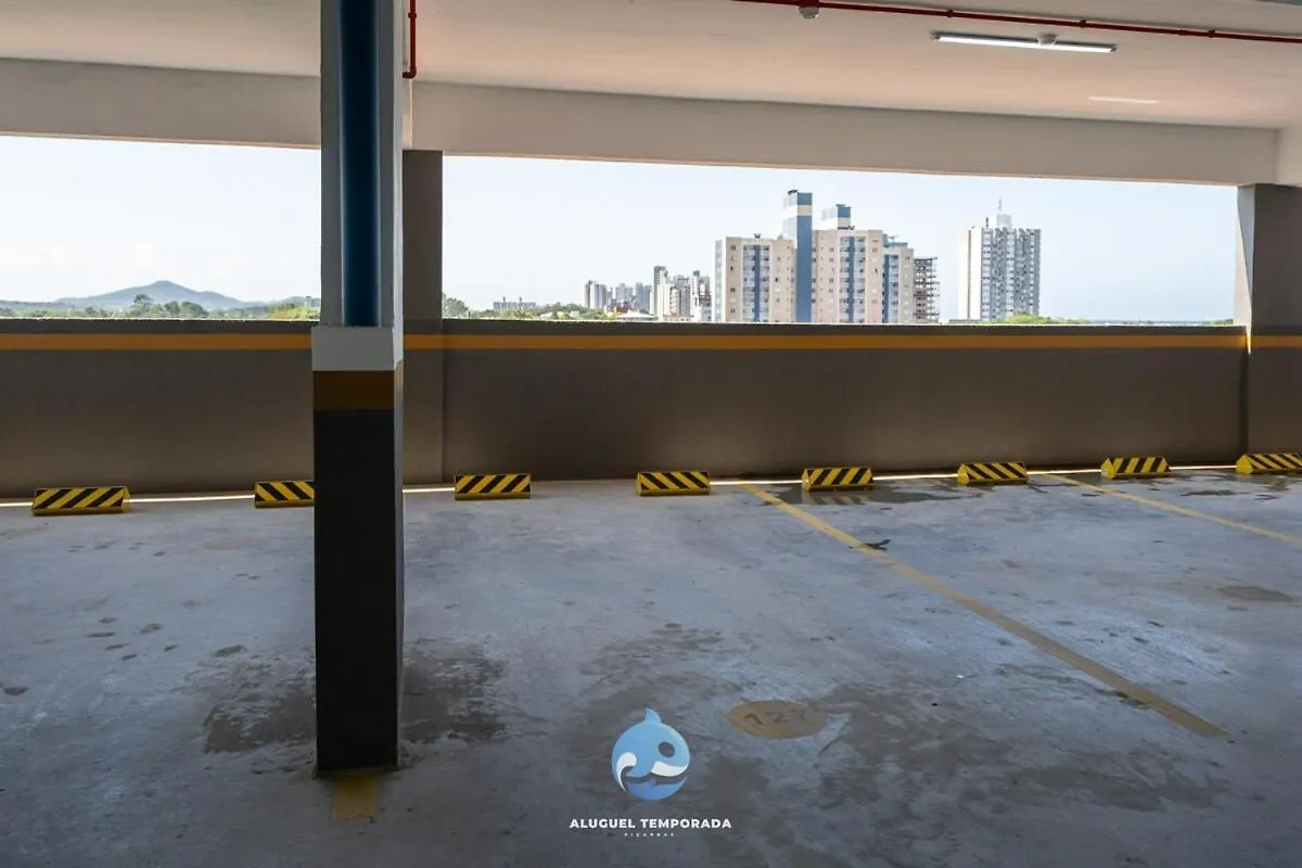 Apto Bal Picarras 150M Praia Com Pisicna, Sacada Com Churrasqueira Privativa, Ar Condicionado Wi Fi, Portaria 24H, Playground Infantil, Quadra De Esportes Vaga Privativa De Garagem Lejlighed