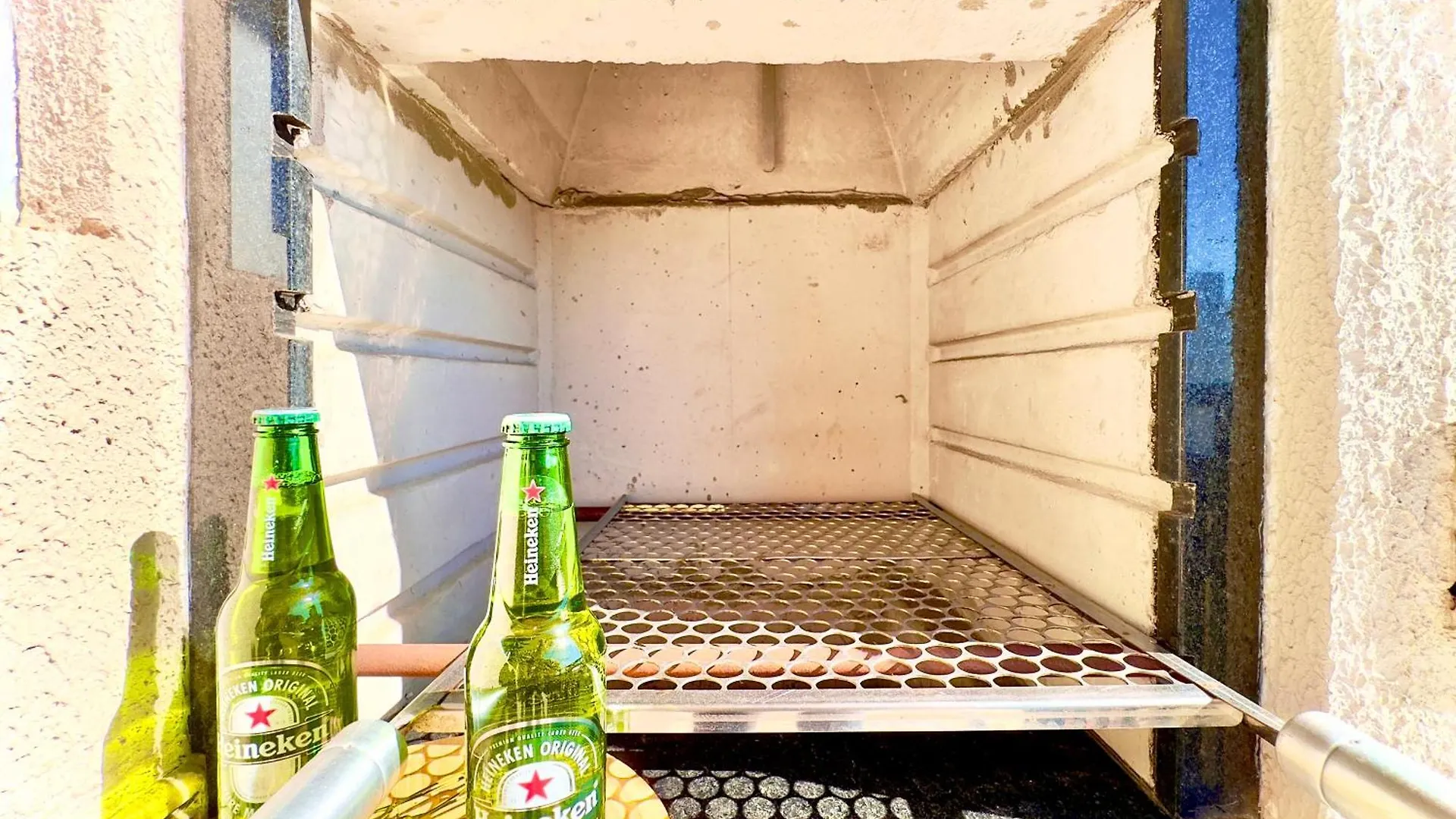 Apto Bal Picarras 150M Praia Com Pisicna, Sacada Com Churrasqueira Privativa, Ar Condicionado Wi Fi, Portaria 24H, Playground Infantil, Quadra De Esportes Vaga Privativa De Garagem 0*,